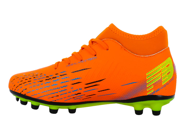 Zapato de fútbol Furia para niños en color naranja con detalles en verde neón y negro, diseño para pasto natural.