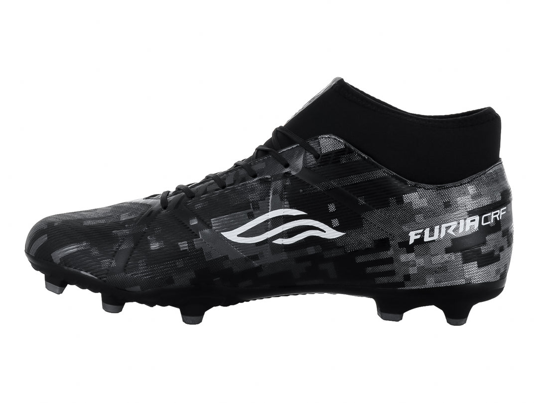 Calzado de fútbol FURIA color negro con patrón camuflado y detalles en plata, diseño de cuello alto y tacos para pasto.