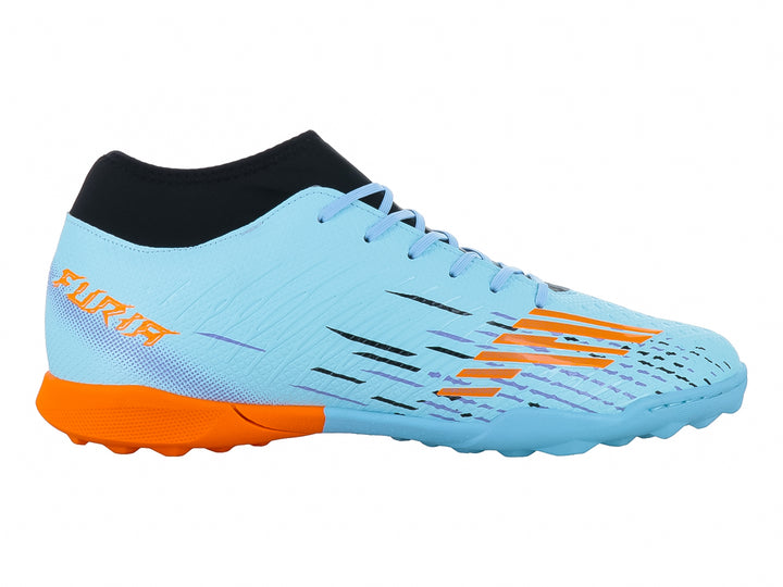 Zapato de fútbol FURIA color menta con detalles en naranja y negro, diseñado para canchas sintéticas.