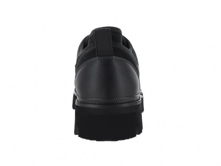 Zapato negro Brantano con suela track robusta y material de neopreno.