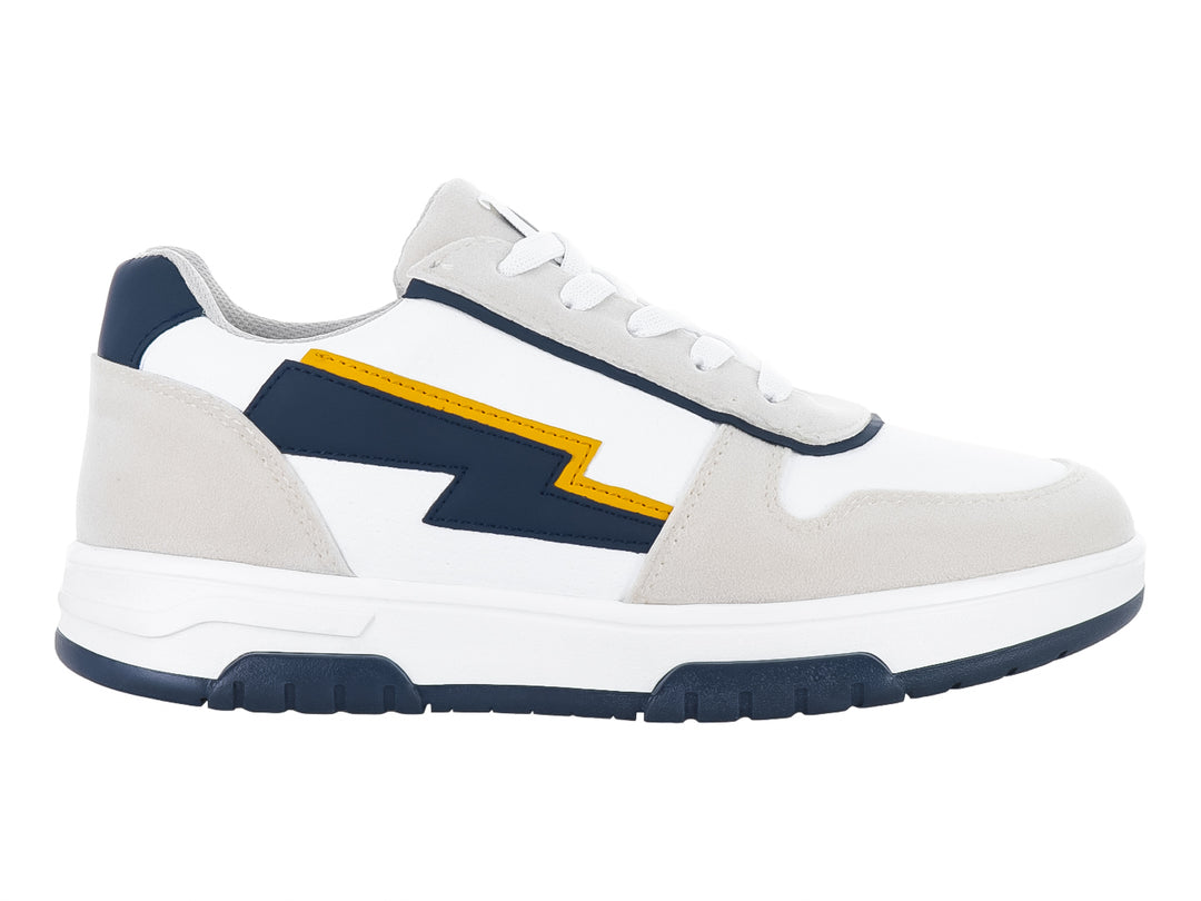 Tenis infantiles color blanco y gris con detalles en azul marino y amarillo en forma de rayo.