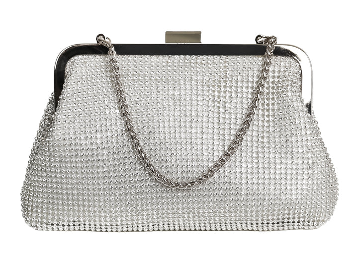 Bolso de fiesta tipo clutch color plata con superficie cubierta de cristales brillantes y cierre metálico.