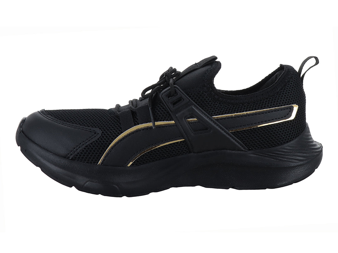 Tenis deportivos negros con detalles dorados y malla transpirable.