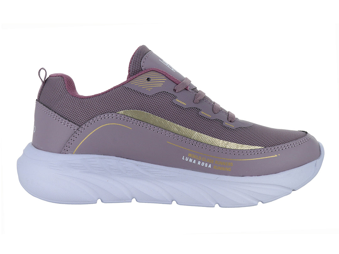Tenis deportivos Andrax color morado con detalles en dorado y suela blanca gruesa.