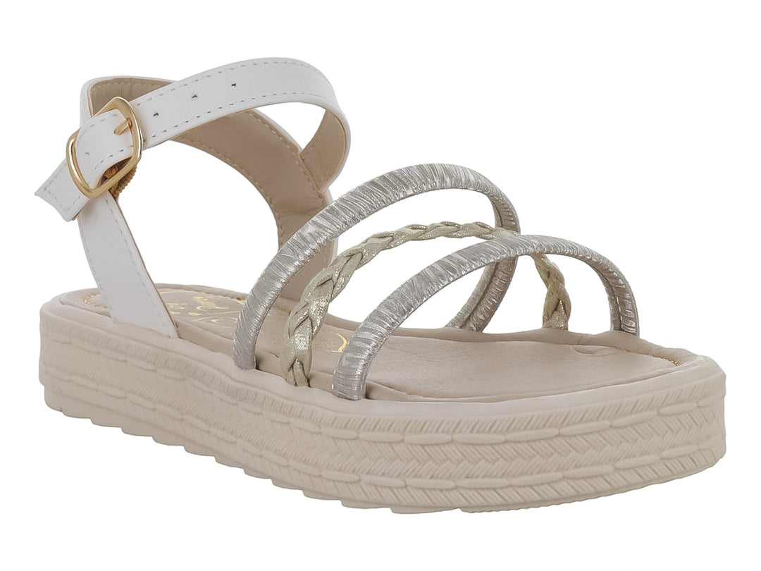 Sandalia de plataforma para Niña en colores blanco y beige con correas plateadas y hebilla dorada.
