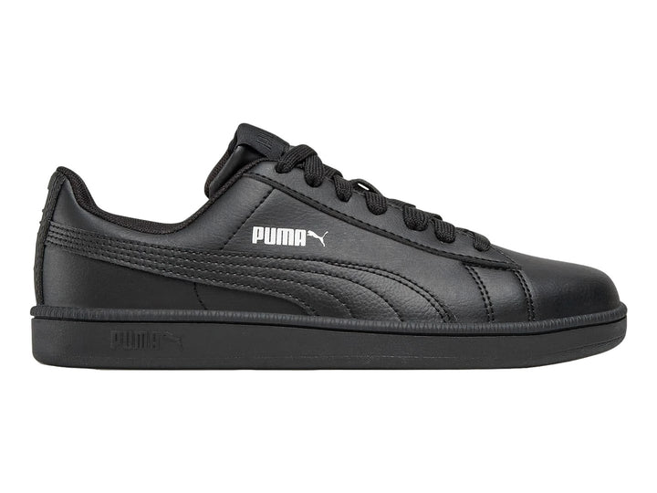 Tenis deportivos PUMA UP JR color negro para niños con suela plana y cordones.