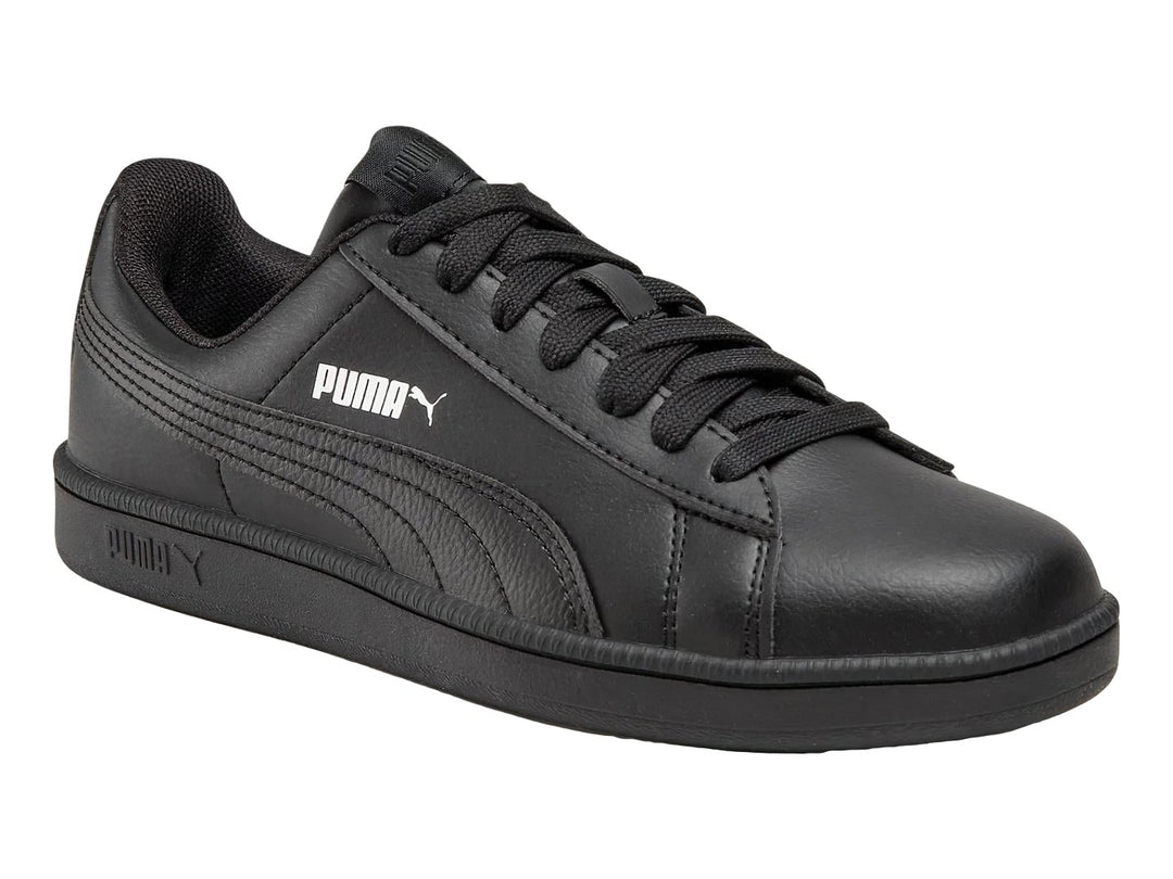 Tenis deportivos PUMA UP JR color negro para niños con suela plana y cordones.