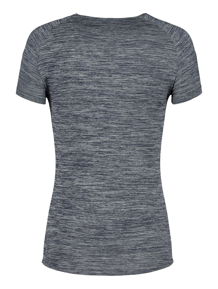 Playera deportiva de manga corta para mujer en color azul obscuro jaspeado con logo de Charly en el pecho.