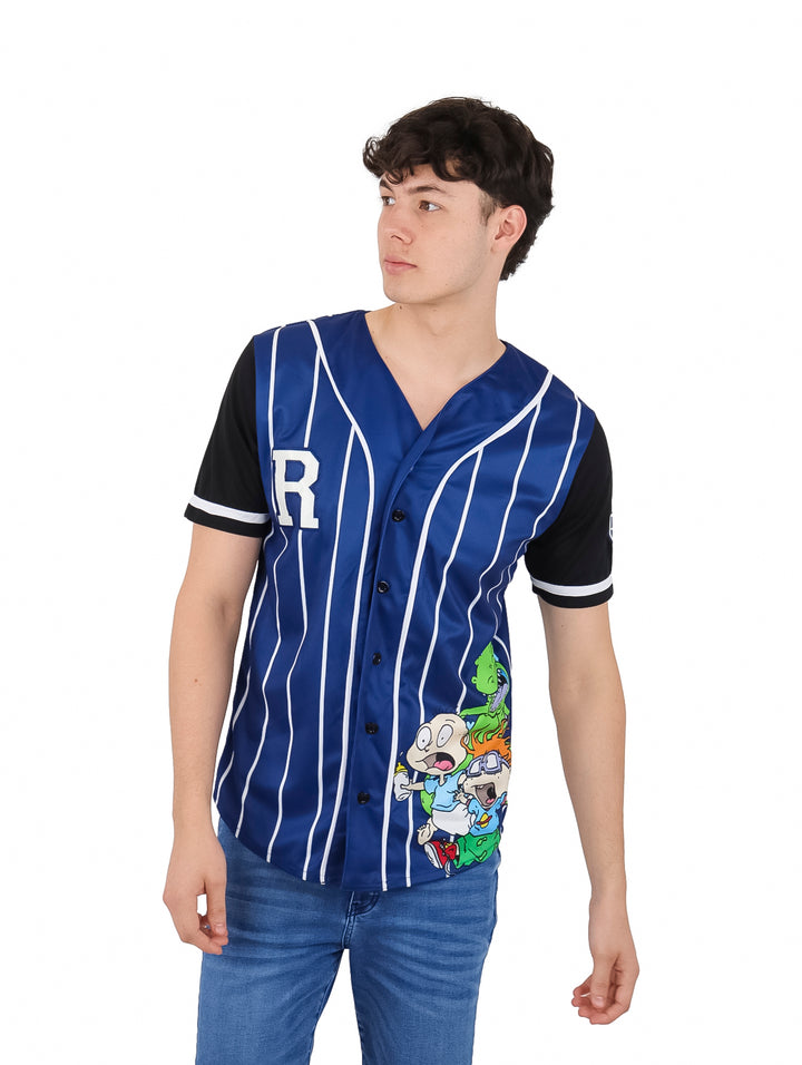 Jersey de béisbol azul marino con rayas blancas, mangas negras y estampado de los personajes de Rugrats.