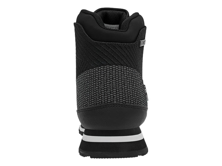 Botas deportivas K-Swiss Rushmore en color negro con suela blanca y detalles texturizados.