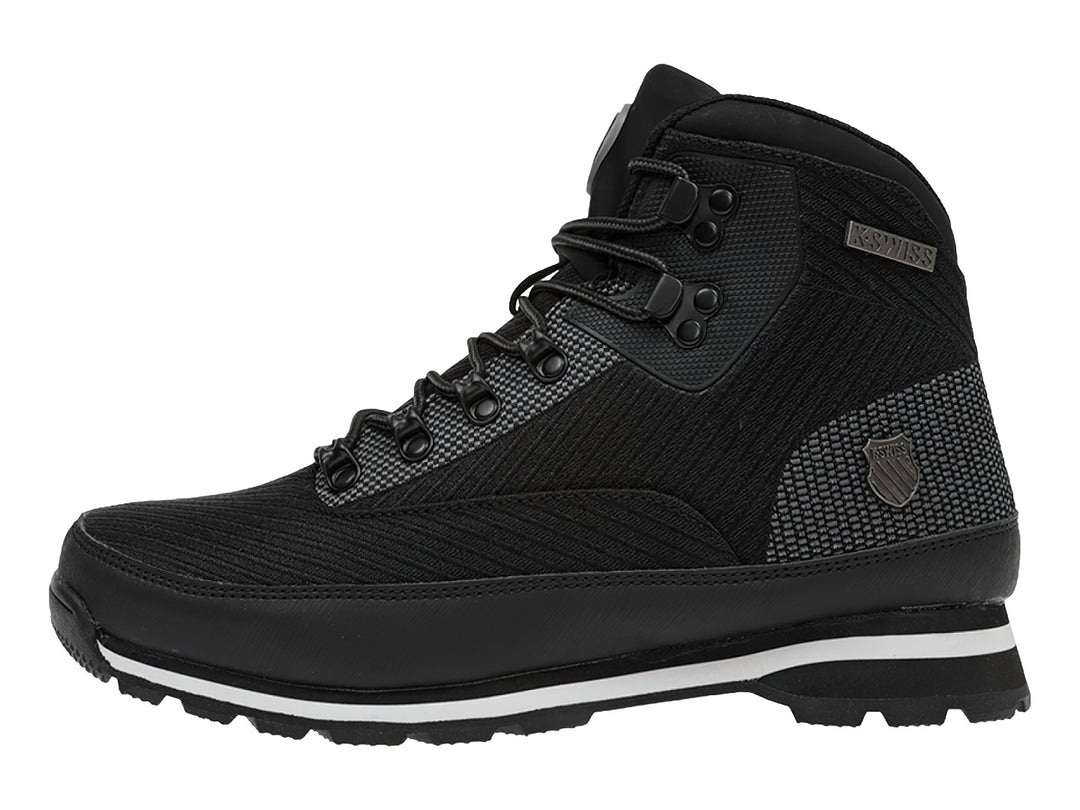 Botas deportivas K-Swiss Rushmore en color negro con suela blanca y detalles texturizados.