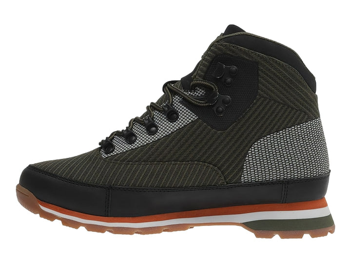 Botas K-Swiss color oliva con detalles en negro y naranja, diseño de caña alta y suela robusta.
