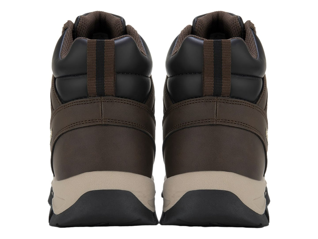 Botas K-SWISS color café con suela beige y detalles en negro, diseño para exterior.