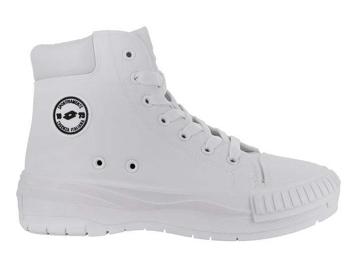 Tenis botín color blanco con suela gruesa y cordones.