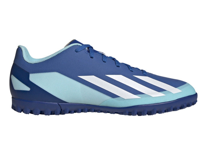 Calzado de fútbol Adidas X Crazyfast.4 en tonos azul real y azul claro con tres franjas blancas laterales.