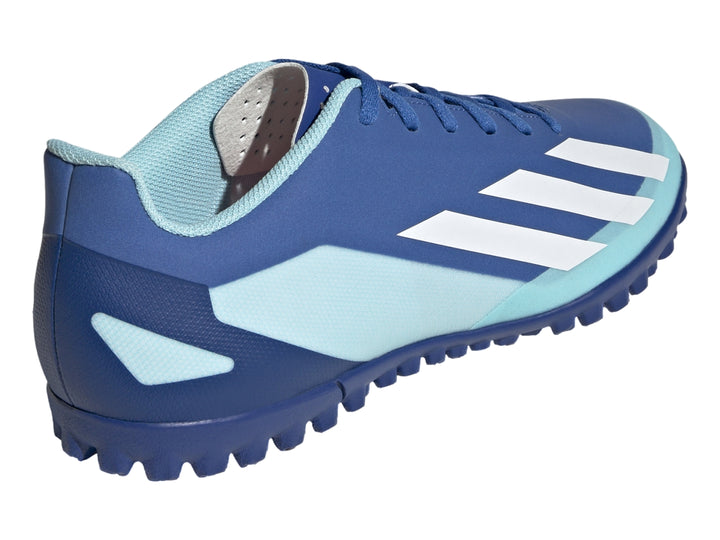 Calzado de fútbol Adidas X Crazyfast.4 en tonos azul real y azul claro con tres franjas blancas laterales.