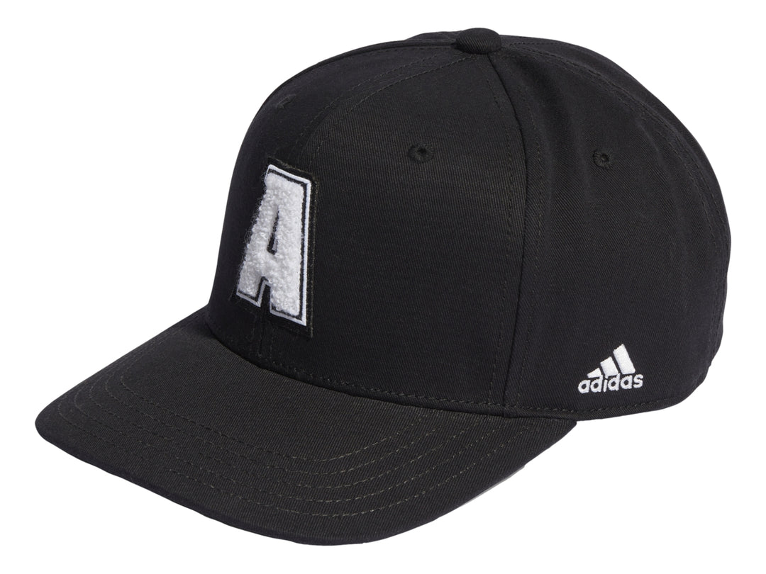Gorra snapback Adidas color negro con parche blanco de letra A en el frente y logotipo lateral blanco.