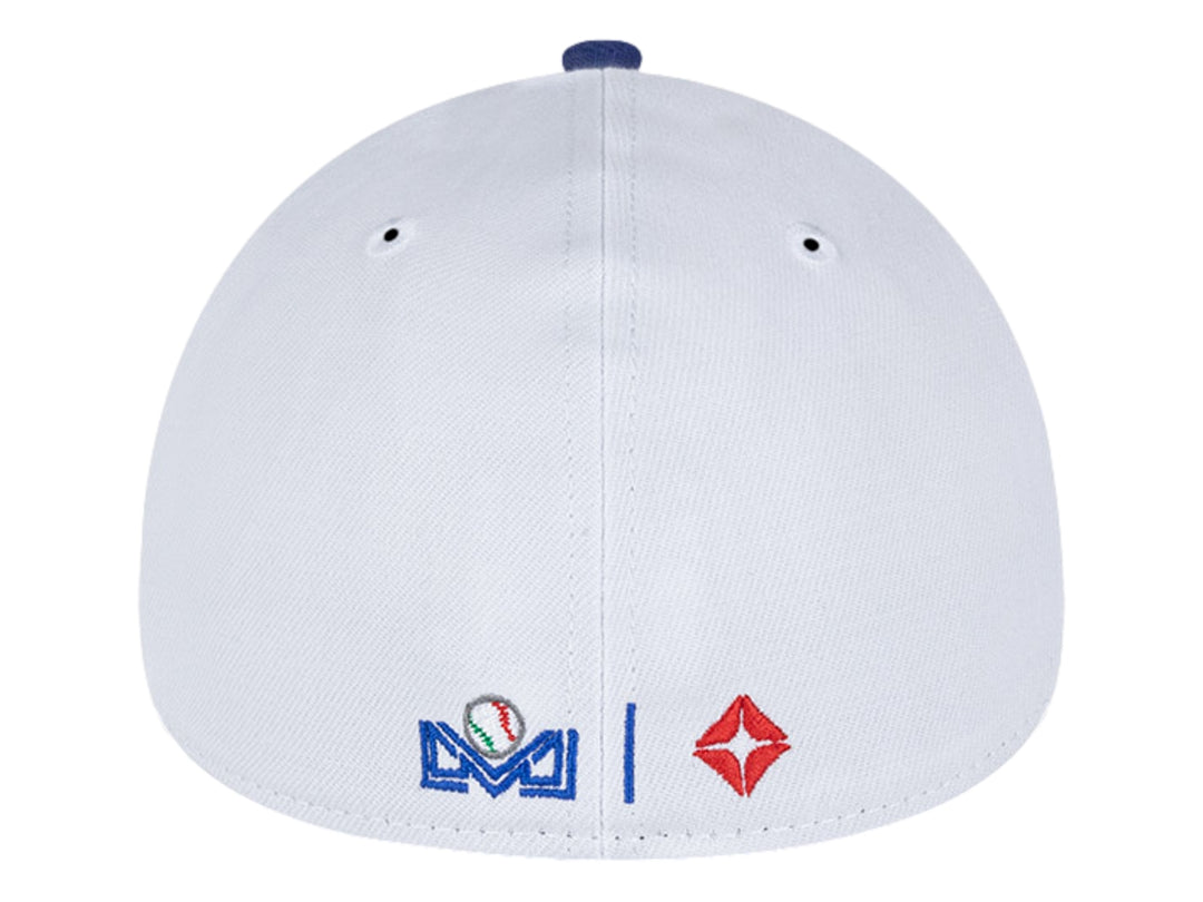 Gorra de béisbol New Era blanca con visera azul y un parche de jarra de cerveza en el frente.