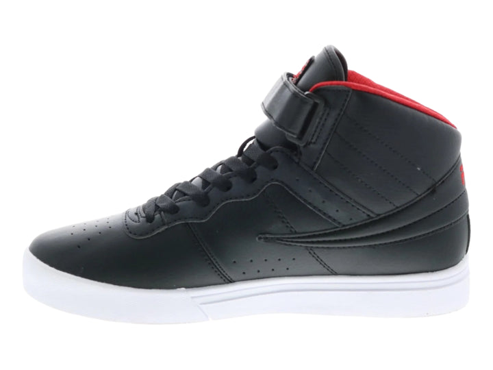 Tenis FILA estilo bota color negro con suela blanca y detalles en rojo.