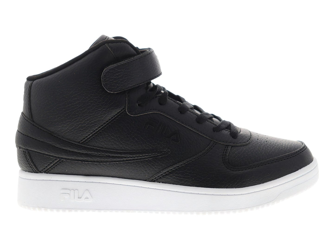 Tenis FILA de corte alto en color negro con suela blanca y correa ajustable en el tobillo.