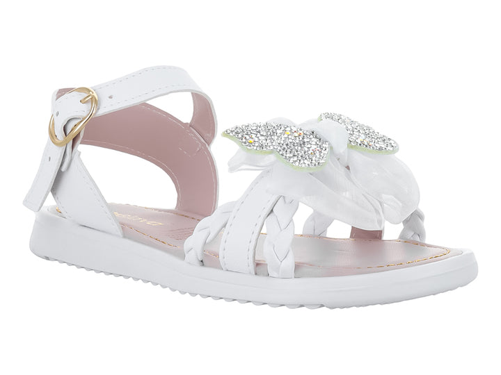 Sandalia blanca para niña con tiras trenzadas, moño decorativo y hebilla dorada en la correa trasera.