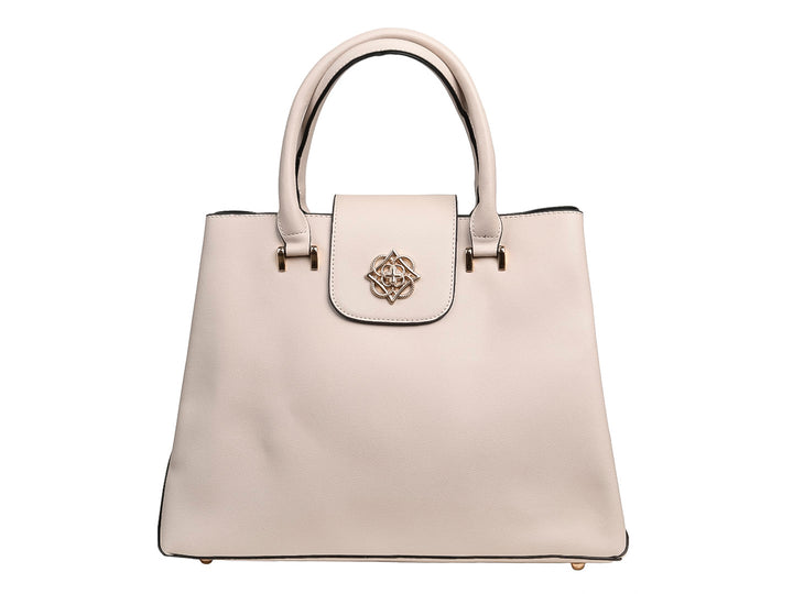 Bolso de mano color beige con asa superior y detalle metálico dorado en el cierre frontal.