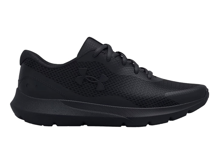 Tenis deportivos Under Armour color negro para niños con malla transpirable y suela cómoda.