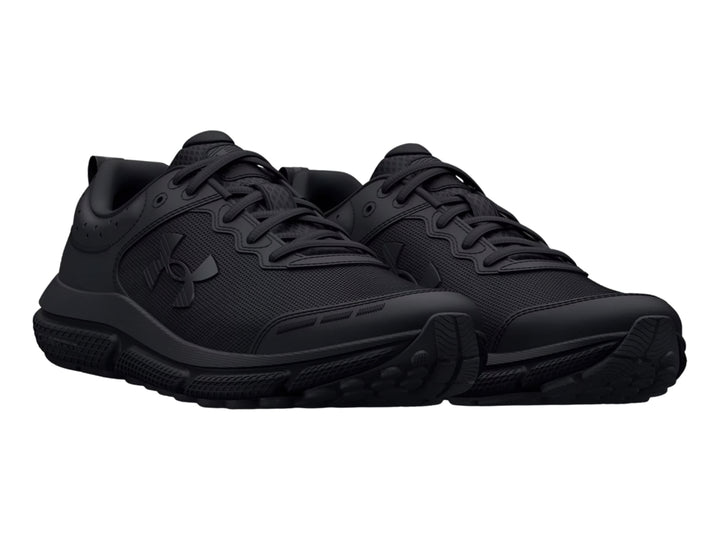 Tenis deportivos Under Armour Assert 10 en color negro total para niño.