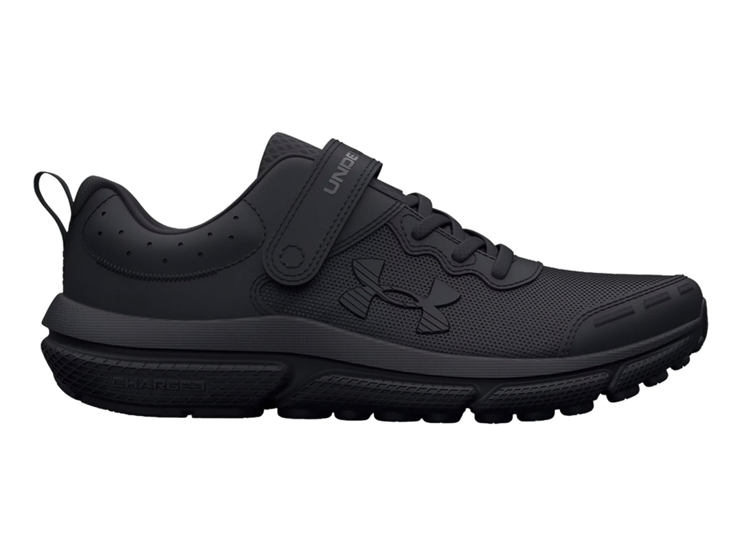Tenis deportivos Under Armour color negro con sistema de ajuste de correa y agujetas.