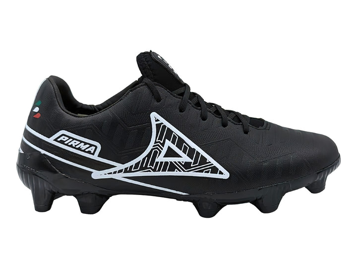 Zapato de fútbol Pirma Brasil color negro con detalles blancos y suela de tacos para pasto natural.