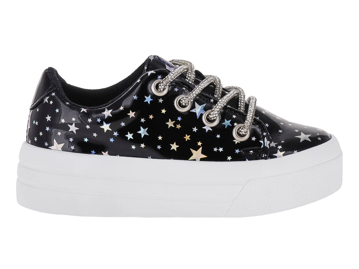 Zapato infantil de charol negro con estampado de estrellas plateadas y suela blanca de plataforma.