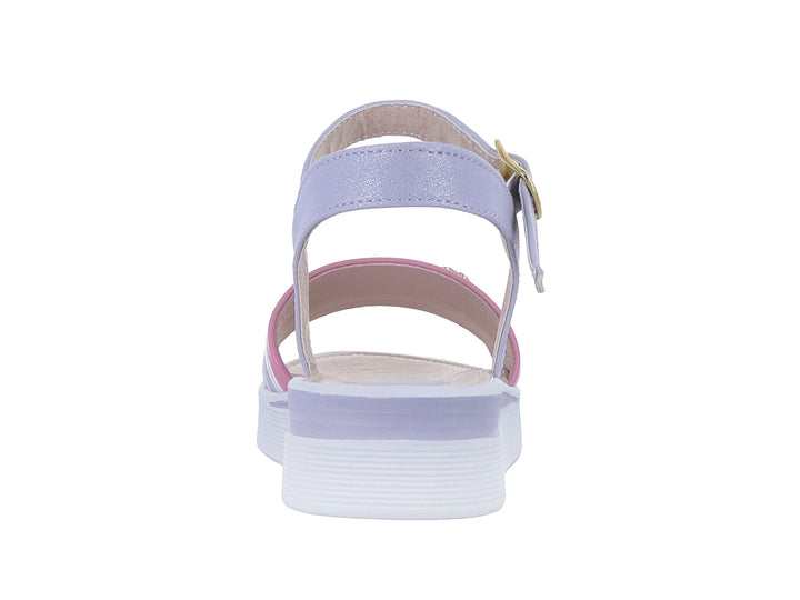 Sandalia de plataforma color lavanda con tiras frontales multicolores y correa ajustable con hebilla.