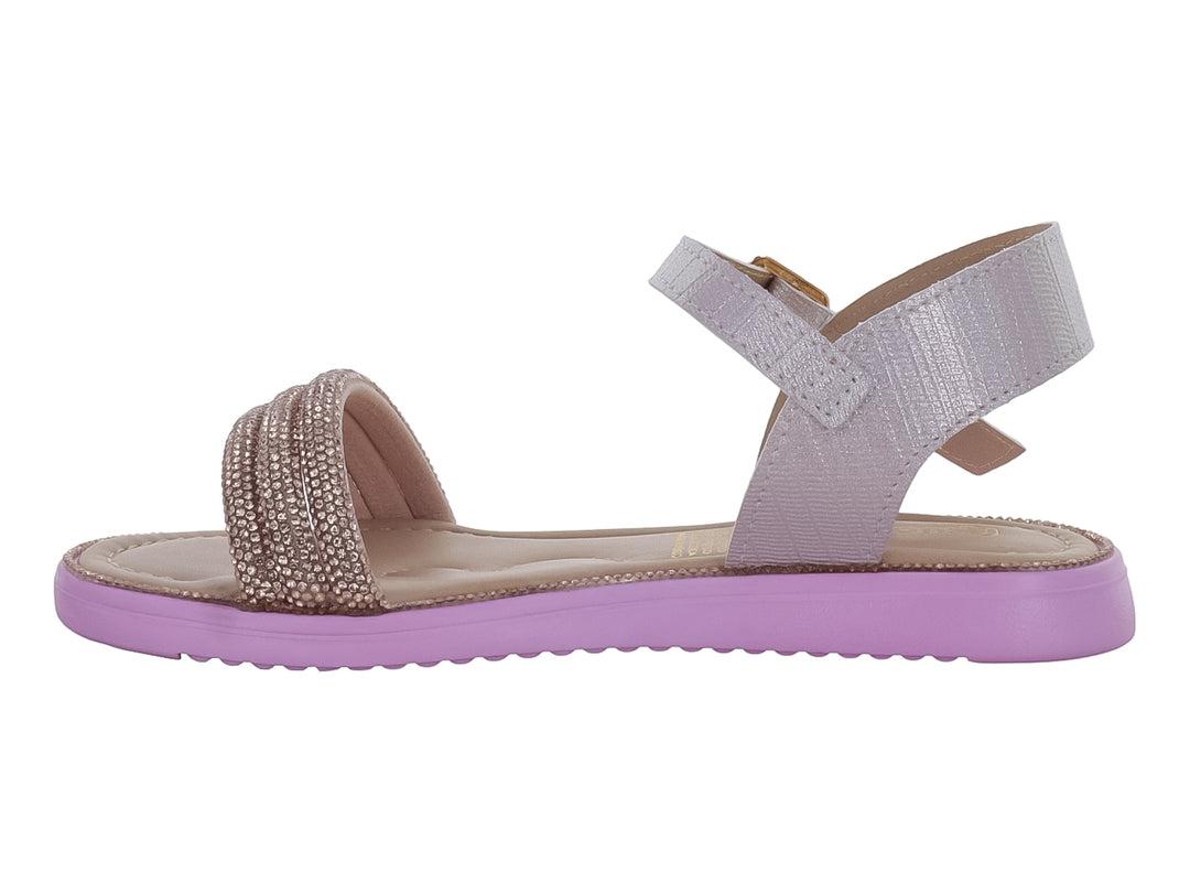 Sandalia morada y lila con correa ajustable y detalles brillantes en la parte frontal.