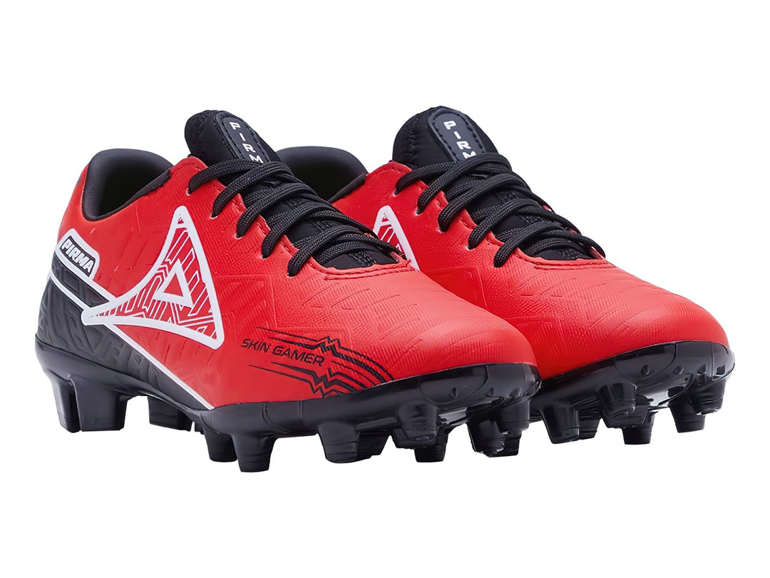 Zapato de fútbol Pirma Brasil en color rojo con detalles negros y blancos, diseñado para pasto natural.