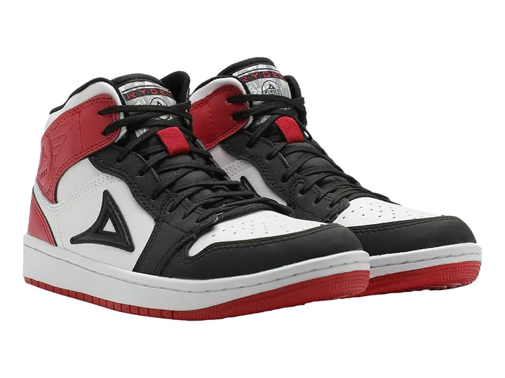 Tenis deportivos de bota alta en colores blanco, negro y rojo con suela blanca.