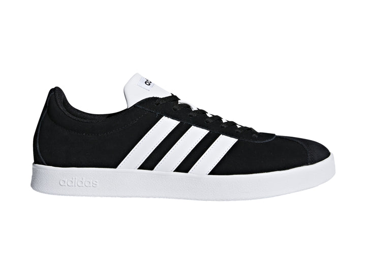 Tenis Adidas VL Court 2.0 en color negro con tres franjas laterales blancas y suela blanca.