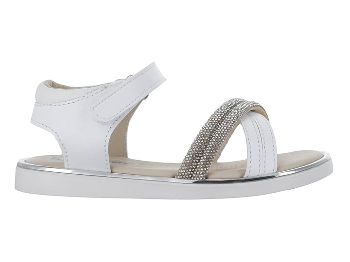 Sandalia blanca para niña con correa ajustable y detalle brillante en la parte frontal.