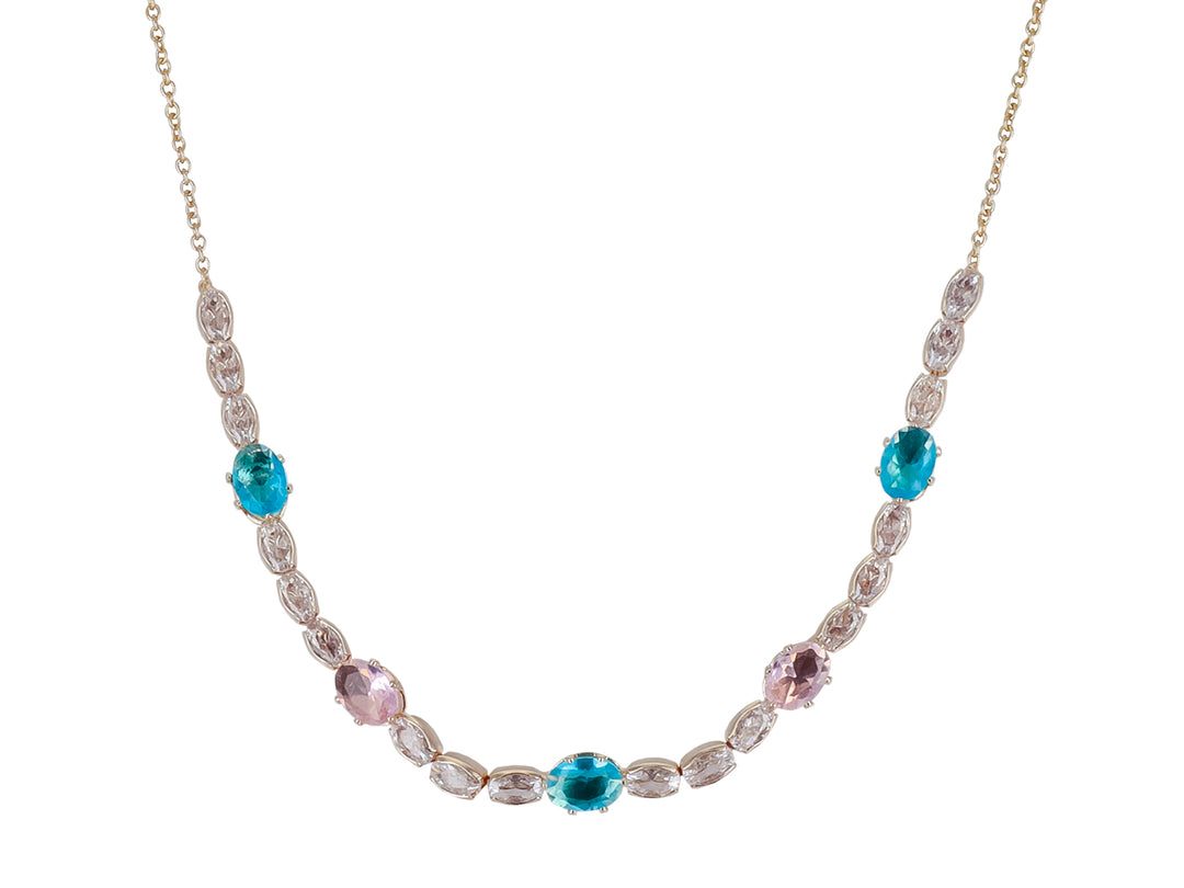 Collar dorado de la marca UNLIMITED con piedras ovaladas en colores azul y rosa.