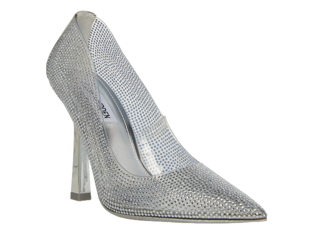 Zapato de tacón alto color plata con cristales brillantes y tacón transparente.