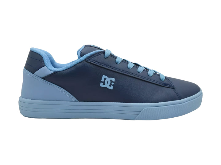 Tenis DC Shoes modelo Adys en color azul marino con detalles y suela en azul claro.