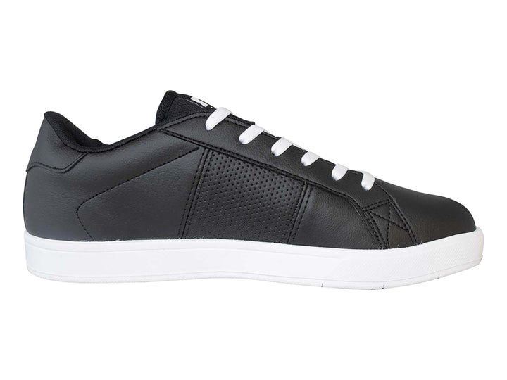 Tenis DC Shoes color negro con suela y cordones blancos.