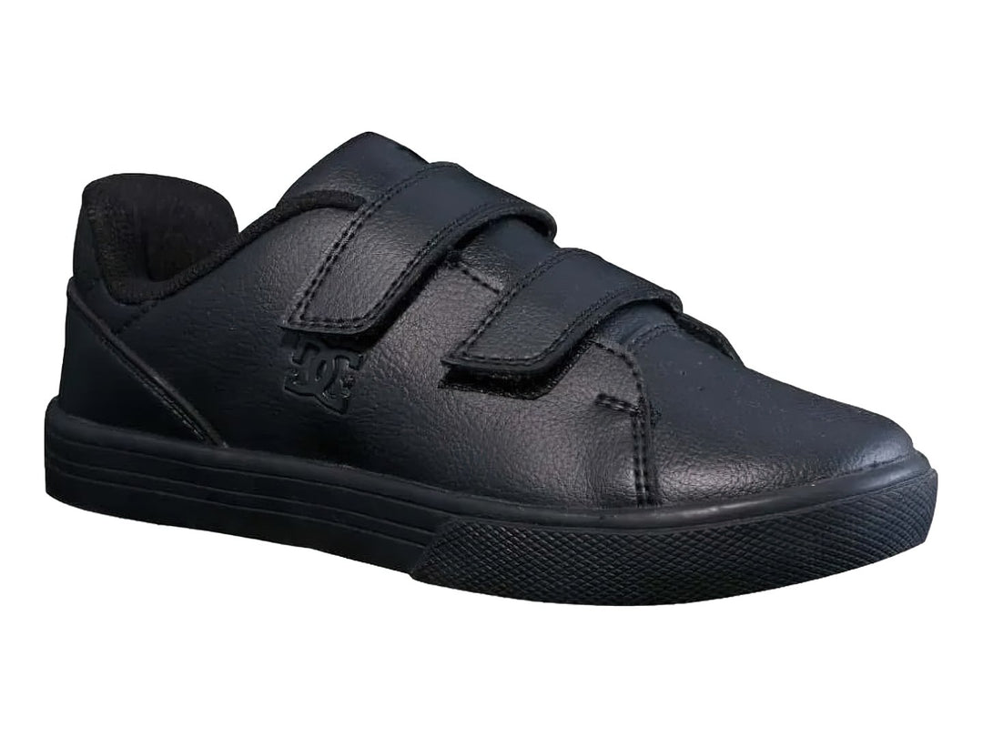 Tenis negros de DC Shoes con cierre de dos correas de velcro.