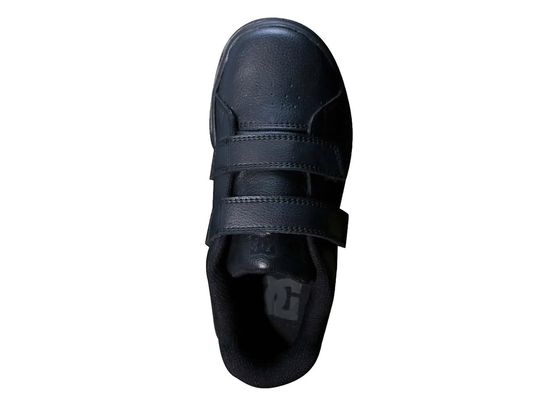 Tenis negros de DC Shoes con cierre de dos correas de velcro.