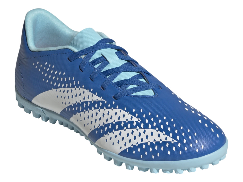 Tenis de fútbol Adidas Predator Accuracy .4 TF color azul con franjas blancas y suela celeste.
