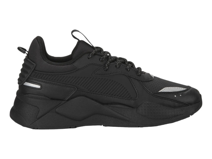 Tenis PUMA RS-X en color negro total con diseño deportivo y suela robusta.