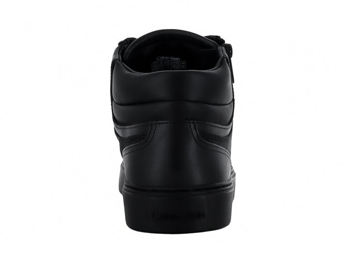 Tenis Calvin Klein color negro estilo bota alta con agujetas y cierre lateral sobre fondo blanco.