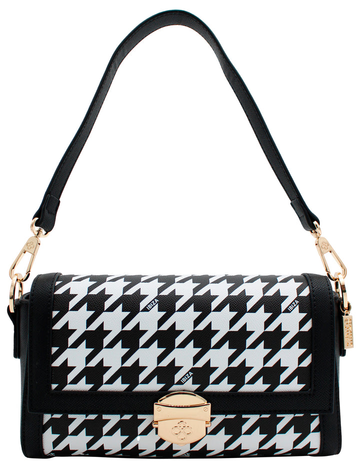 Bolso Jaime Ibiza con estampado de pata de gallo en blanco y negro, asa negra y herrajes dorados.