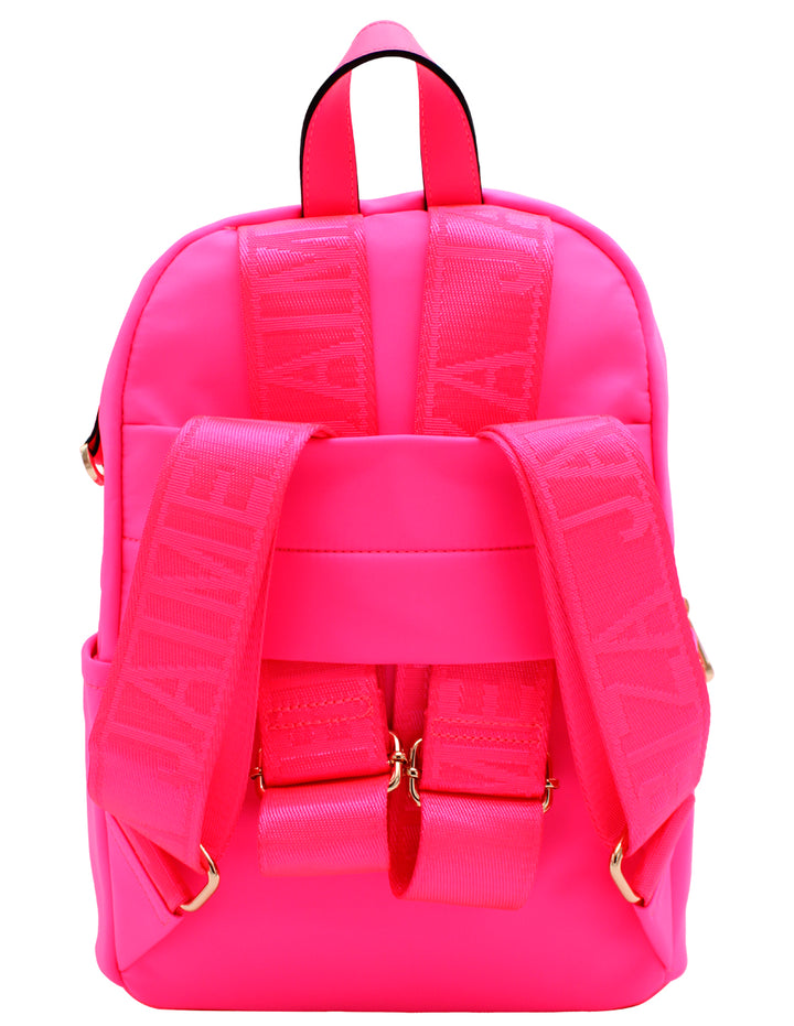 Mochila color rosa neón de la marca Jaime Ibiza con bolsillo frontal y detalles en dorado.