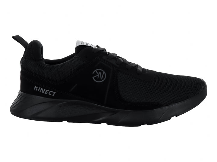 Tenis de baloncesto KINECT en color negro con malla transpirable y suela deportiva.