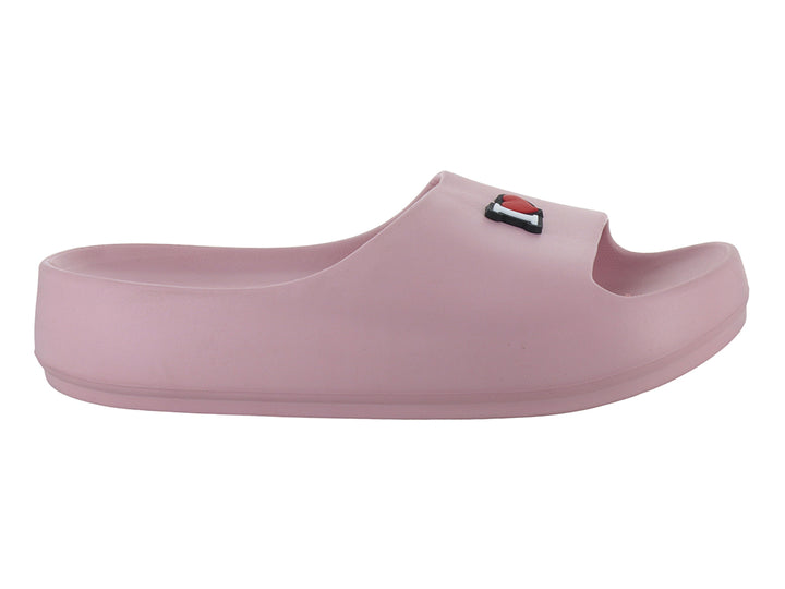 Sandalia tipo slide de color rosa con un pequeño detalle decorativo en la parte superior.